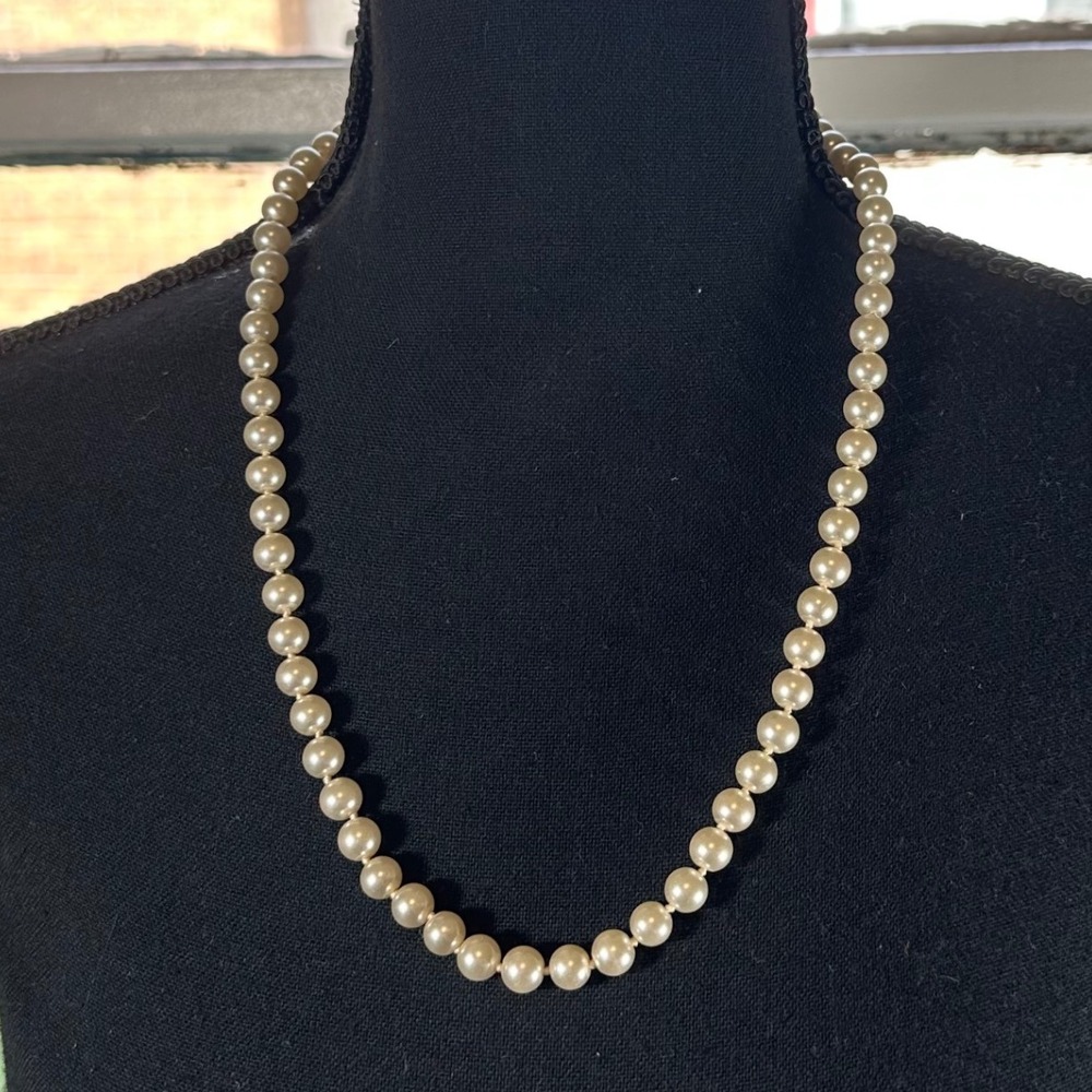 Vtg Classic Faux Pearl Necklace Elegant Beaded Strand Women's Jewelry Elegant - Picture 2 of 10